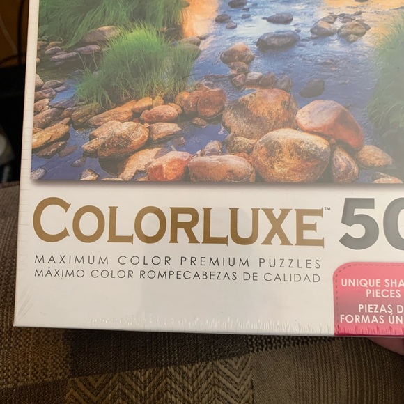 Yellowstone Colorluxe 500 Piece Puzzle - Picture 4 of 5